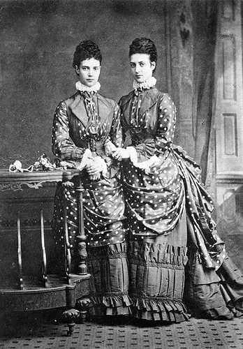 1873-piccadilly-london-of-queen-alexandra-with-her-sister-the-tsarina-marie-feodorovna